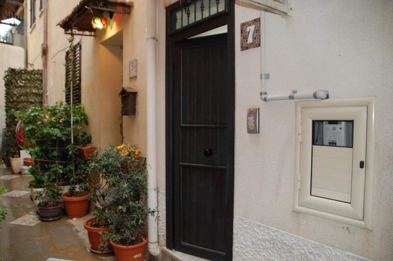 Willa Casa Vacanze Antico Cortile Delle Palme Villagrazia Di Carini Zewnętrze zdjęcie